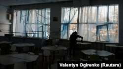 Пошкодження в одній зі шкіл Києва внаслідок російського удару, лютий 2026 року