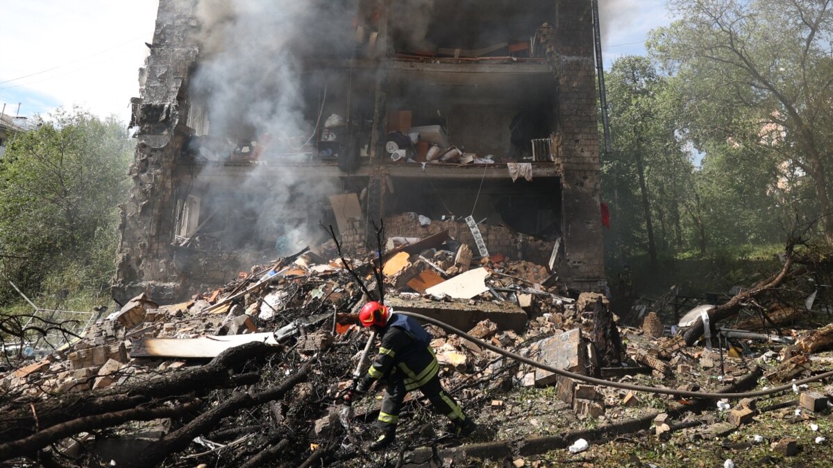 У Києві зросла кількість загиблих і поранених унаслідок ракетної атаки РФ – ДСНС