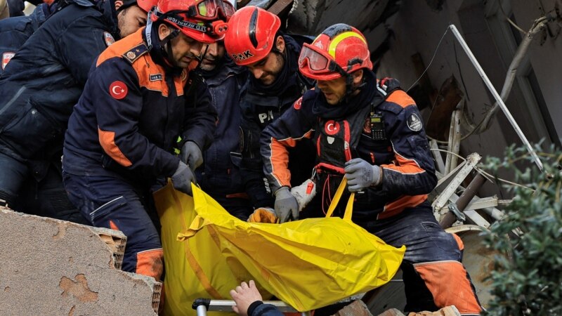 Единаесет жртви во синоќешните земјотреси во Турција и во Сирија