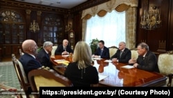 Під час переговорів у Мінську, 15 вересня 2026 року