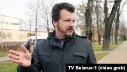 Раніше в інтерв’ю білоруському державному телебаченню Еван Ньюманн назвав звинувачення проти себе «політичним переслідуванням»