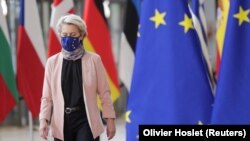 Predsednica Evropske komisije Ursula von der Leyen dolazi na samit u Briselu, 21. oktobar 2021.