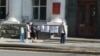 Житель Севастополя провел одиночный пикет против QR-кодов