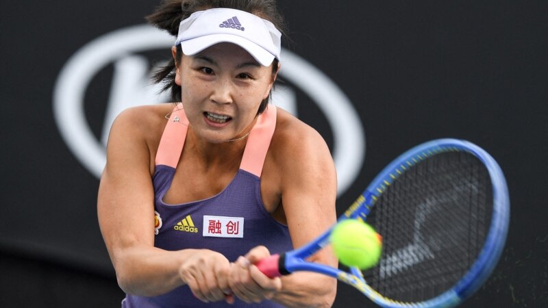 Внезапное исчезновение теннисистки Пэн Шуай: WTA приостановила все турниры в Китае