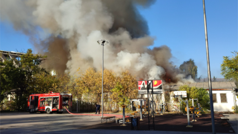 Пожар во бараките кај градски парк