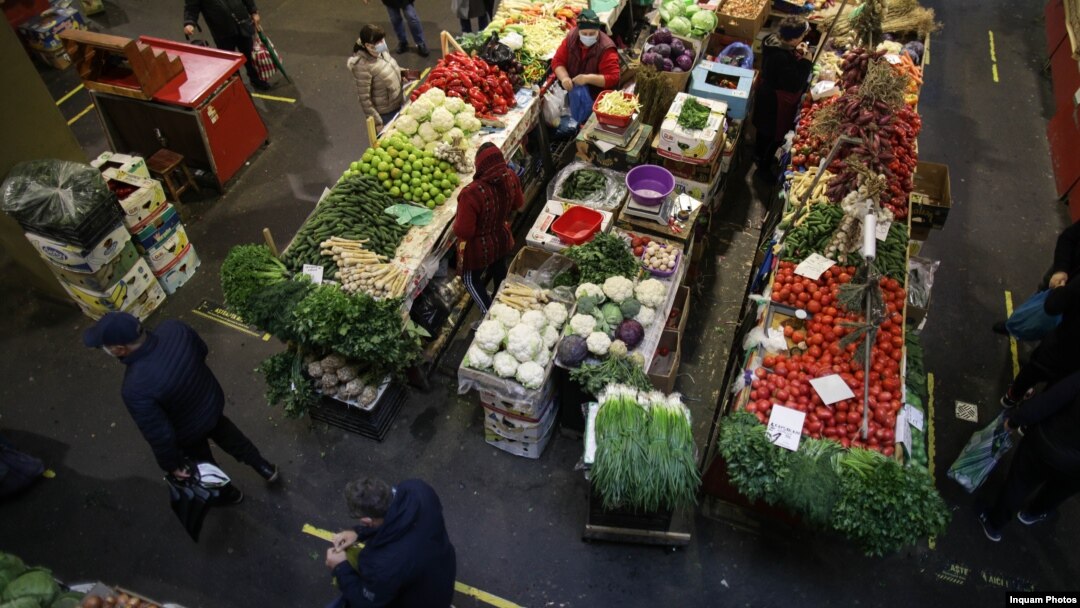 Statul are vrea să înființeze mai multe puncte comerciale proprii în care să vândă fructe și legume românești. 