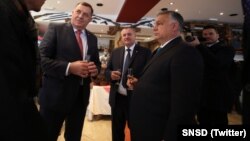 Milorad Dodik i premijer RS Radovan Višković sa mađarskim premijerom Viktorom Orbanom u Laktašima kod Banjaluke, novembar 2021.