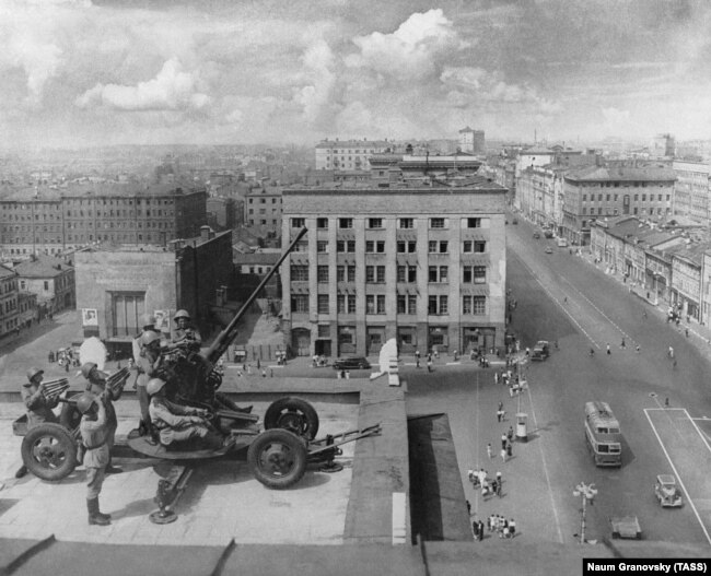 Зенитная артиллерия, Москва, октябрь 1941-го года.