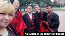 Анна Шевелева со своими учениками в Китае