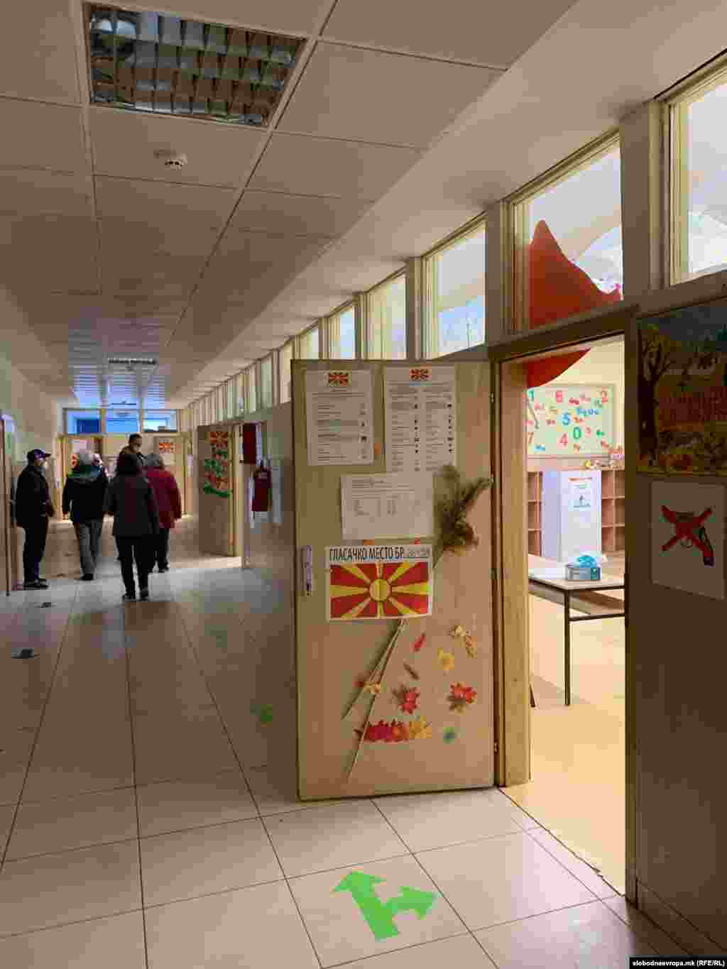 Избирачко место во училиштето Димо Хаџи Димов во скопско Влае