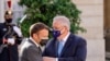 Președintelui francez Emmanuel Macron (stânga) nu i-a trecut supărarea pe premierul australian Scott Morrison (dreapta) după ce Australia a anulat unilateral și fără să anunțe acordul cu Franța pentru construcția de submarine convenționale