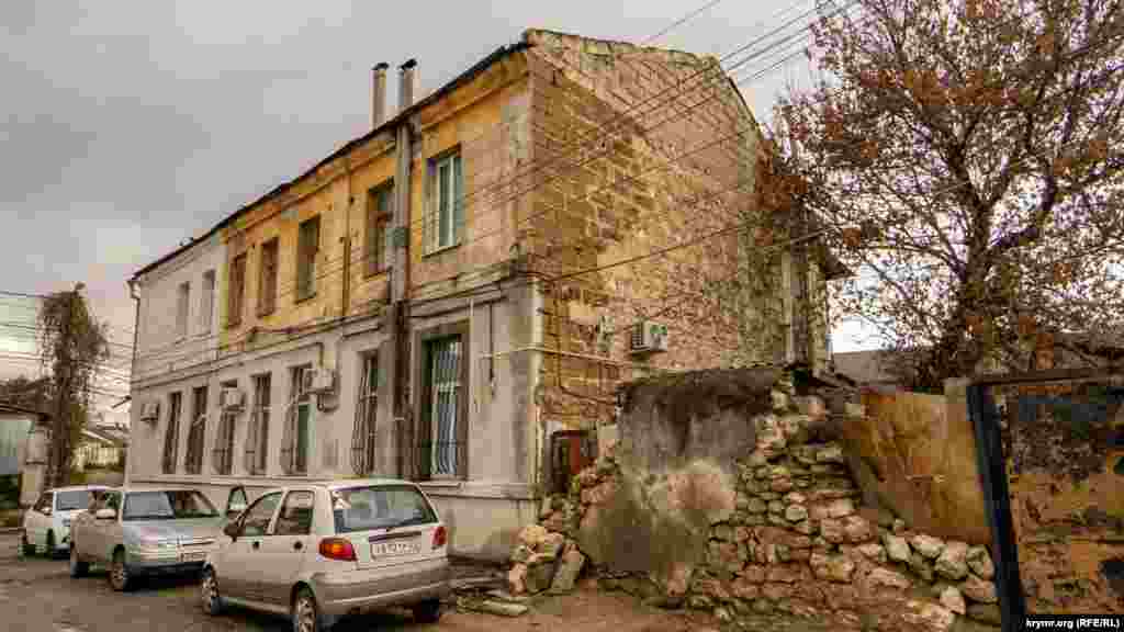 Семейное общежитие в бывшей синагоге &laquo;Егие-Капай&raquo; на улице Некрасова, 38