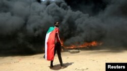 Sudanly protestçi harby agdarylyşyga garşy çykýar
