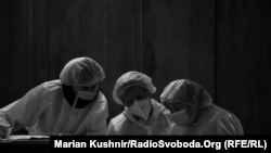 Згідно з нинішнім повідомленням, із загального числа нових хворих на COVID-19 – 1 463 дитини та 380 медпрацівників