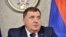 Milorad Dodik, Bosznia-Hercegovina elnökségének tagja, sajtótájékoztatón Szarajevóban, november 8-án