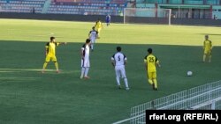 ارشيف: کابل کې د افغانستان فوټبال لوبغاړي د لوبې پر مهال