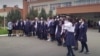 Азия: протест школьников против сексизма в Казахстане