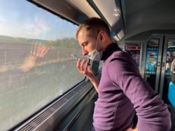 Сергей Савельев, информатор Gulagu.net, в поезде во Франции. 19 октября 2021 года