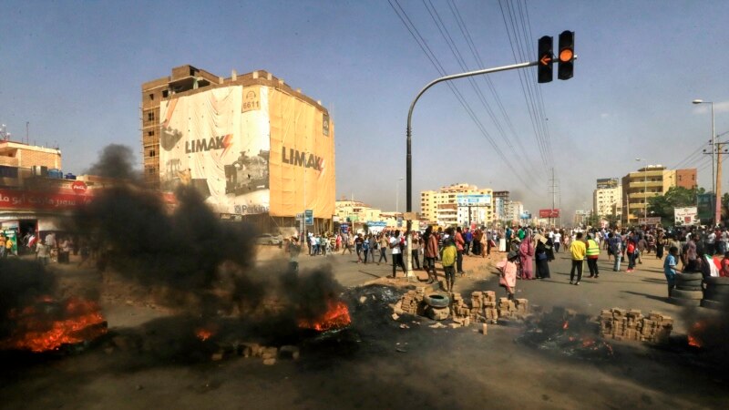 Вонредна состојба во Судан по воениот удар 