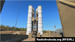 Украинский ракетный зенитный комплекс С-300 под Киевом.
