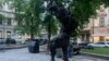 Петиція про демонтаж скульптури сина Моцарта у Львові набрала необхідну кількість голосів