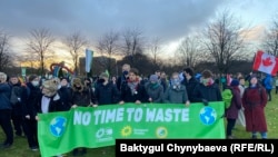 Протест во Глазгов за време на Самитот за климата „КОП26“. Активисти од целиот свет ги осудија лидерите дека не ги преземаат потребните чекори за справување со кризата предизвикана од климатските промени. 