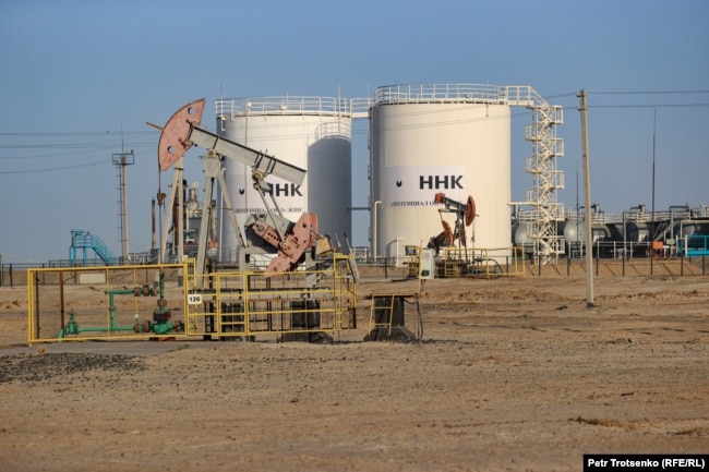 Видобуток нафти в Атирауській області. 5 травня 2021 року