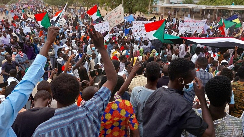 Военный переворот в Судане: кабинет распущен, премьер арестован 