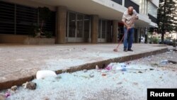 В обміні вогнем по колишній лінії фронту часів громадянської війни 1975-90 років були задіяні пістолети, автоматичні гвинтівки та гранати