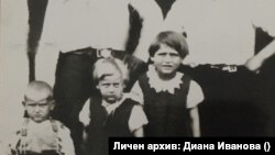 Семейна фотография Гинка Кирилова /първата долу вдясно/.