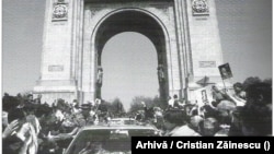 Bucureștenii care l-au întâmpinat pe drumul de la aeroport spre centru au împins mașina în care se afla Regele pe sub Arcul de Triumf. Efigiile bunicilor lui, Ferdinand și Maria, lipseau încă de pe monument, scose de comuniști. Au fost restaurate între timp.