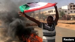 Sudanly protestçi harby agdarylyşyga garşy çykýar
