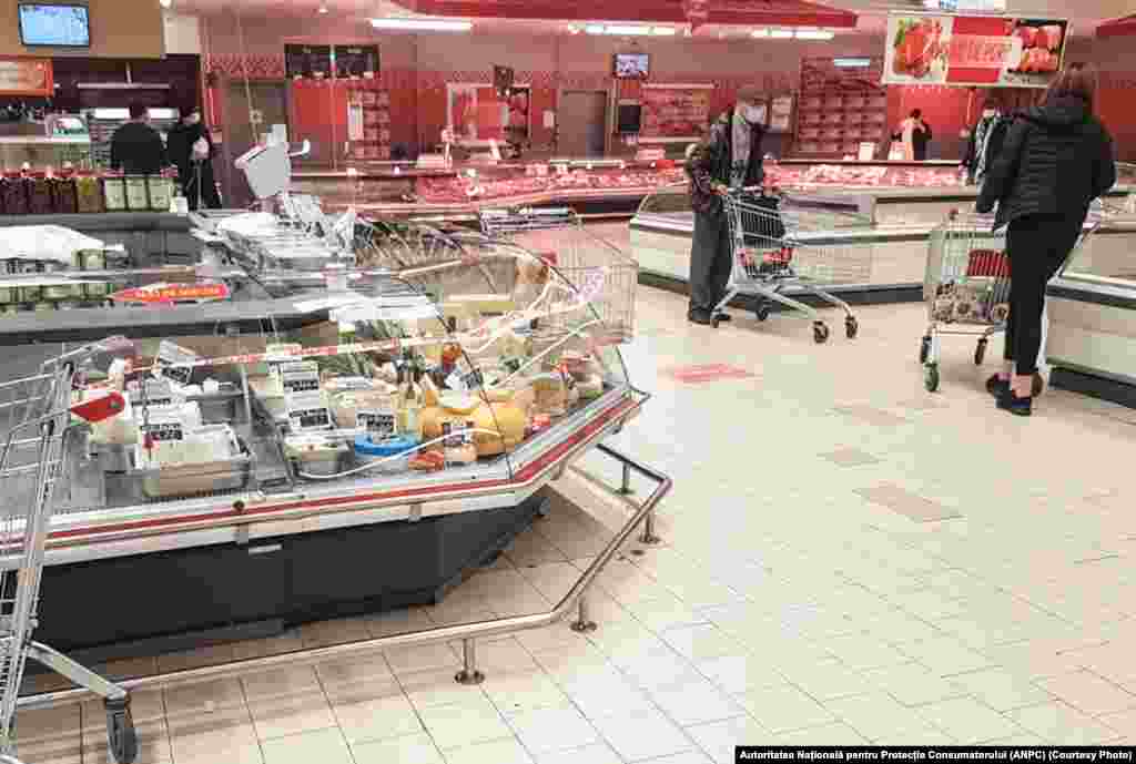 ANPC, BUCHAREST, IRREGULAR, STORES Serious irregularities in hypermarkets and supermarkets in Bucharest and Ploiesti discovered by inspectors of the National Authority for Consumer Protection (ANPC).