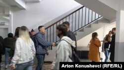 Studentët e Universitetit të Prishtinës nuk po kontrollohen nëse janë të vaksinuar ose jo kundër koronavirusit. 