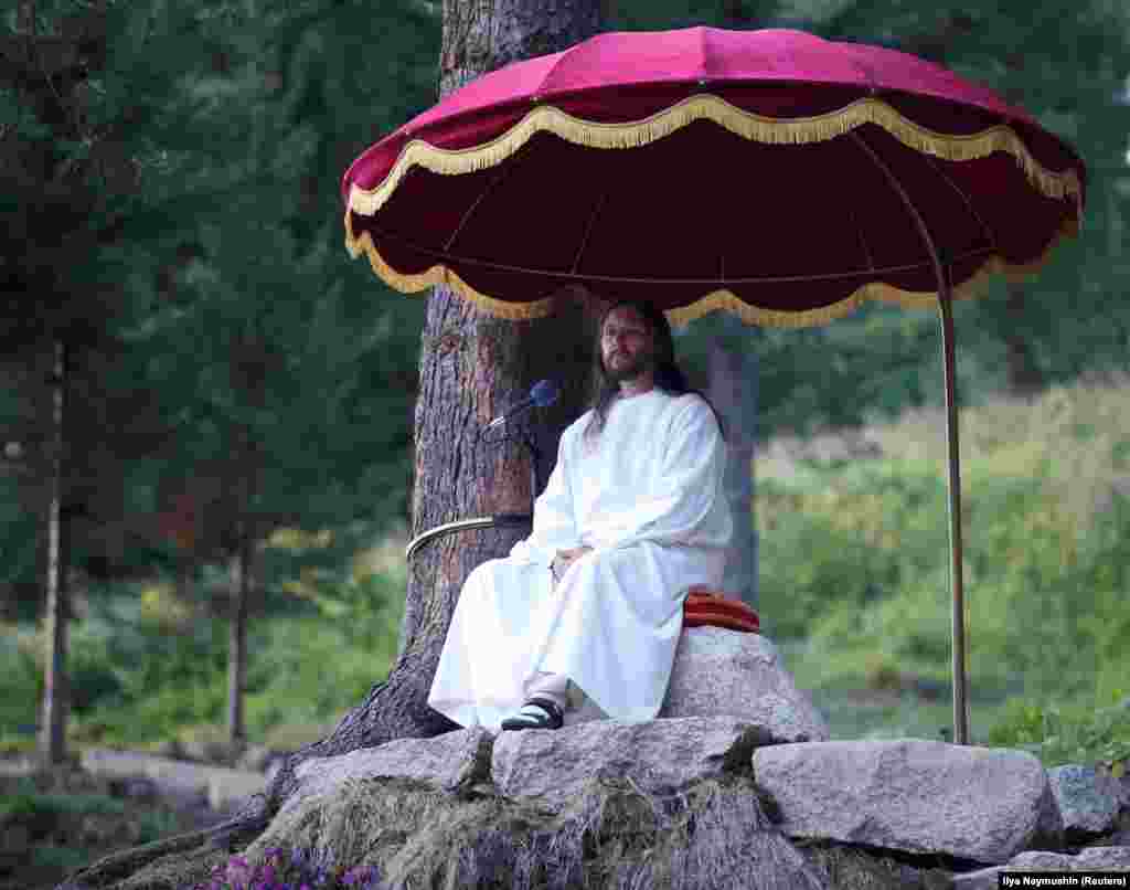 The inhabitants of Petropavlovka are followers of Vissarion (pictured here in 2010), born as Sergei Torop in 1961. The former traffic policeman claims to have had a revelation that he was the second coming of Jesus Christ in the summer of 1990 and founded the Church of the Last Testament soon afterward. &nbsp; &nbsp;