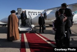 استفاده حسن روحانی، رئیس‌جمهور وقت، از آر جِی-85 تشریفاتی ماهان ایر با علامت ثبت کشوری EP-MOQ برای سفر به شاهرود در ۱۳ آذر ۱۳۹۷