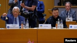 ევროპული საბჭოს პრეზიდენტი ანტონიუ კოშტა და უკრაინის პრეზიდენტი ვოლოდიმირ ზელენსკი ბრიუსელში, ევროპული საბჭოს სხდომაზე. 2026 წლის 18 ივნისი