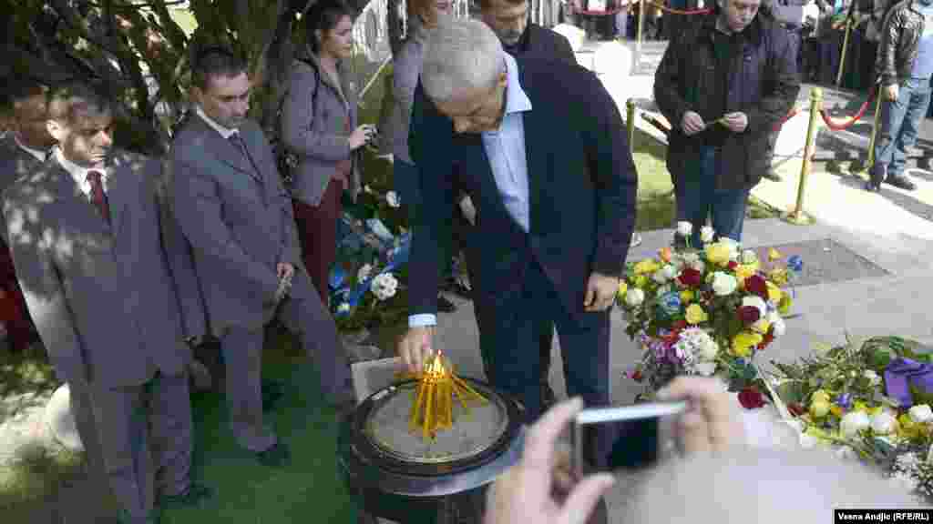 Walk for killed serbian prime minister Zoran Djindjic in Belgrade