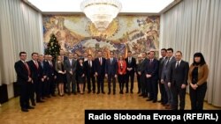Претседателот Стево Пендаровски со членовите на новата техничка влада