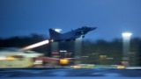 Шведський винищувач JAS 39 Gripen C/D злітає під час військових маневрів НАТО «Nordic Response 24»