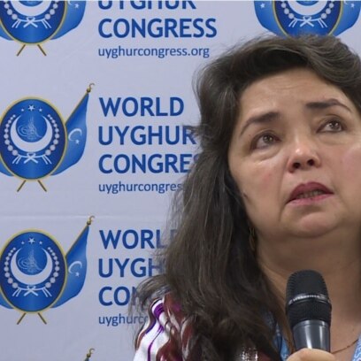 Мәжбүрлеп жылап жіберді Мәжбүрлеп жылап жіберді