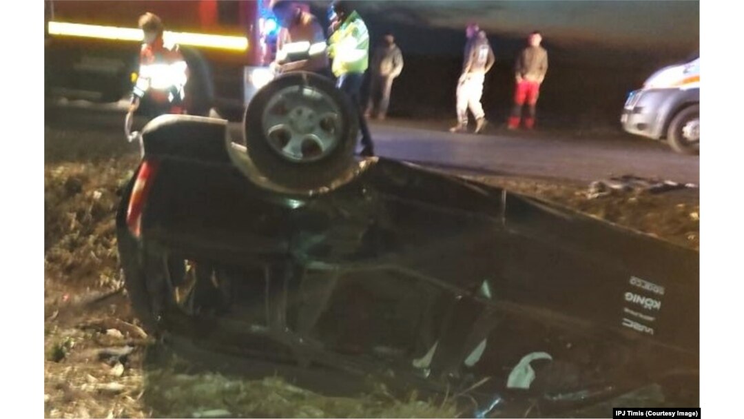 Mașina cu 12 migranți implicată într-un grav accident în drumul spre Timișoara