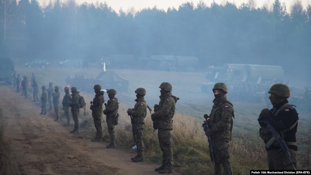 Польські військові на кордоні з Білоруссю