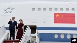 رئیس جمهور چین با خانمش در سفر به کشور های اروپایی 
