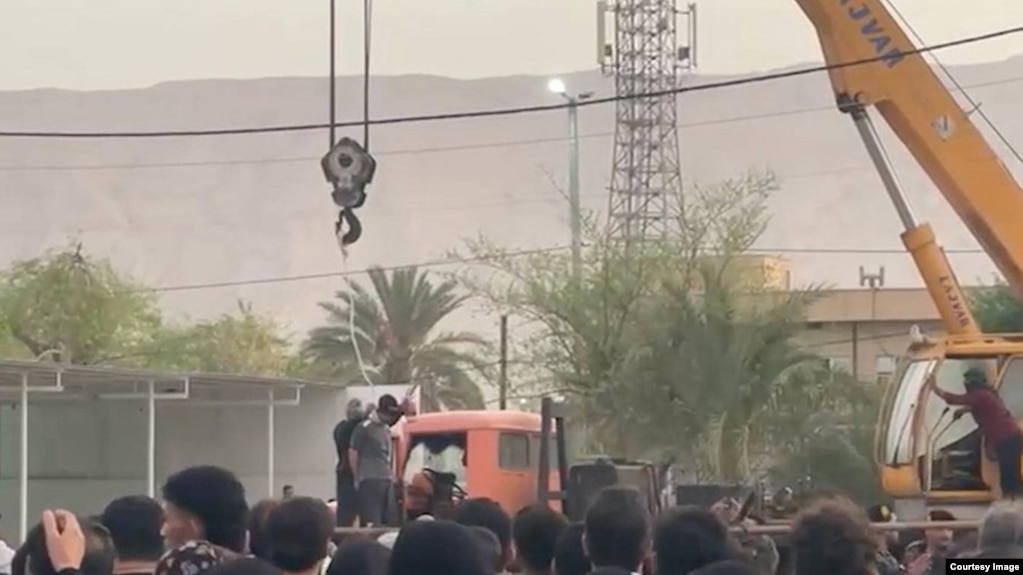 اعدام در ملأ عام در بیرم فارس, روز سه‌شنبه ۲۸ مرداد 