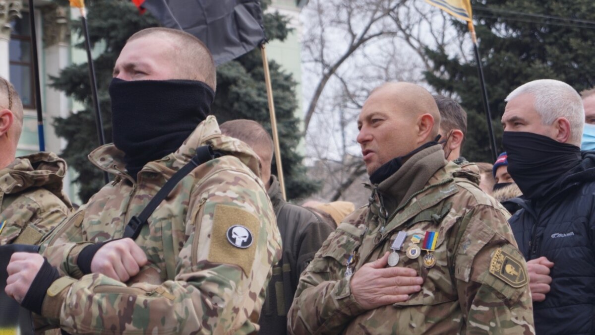 У Дніпрі провели «марш добровольців», ушанувавши пам’ять загиблих бійців