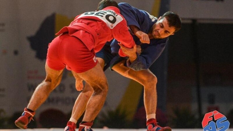 Таджикские борцы вернулись с тремя медалями с чемпионата мира по самбо 