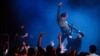 Recitalul Yungblud pe scena MTV Europe Music Awards, Budapesta, 14 noiembrie 2021.