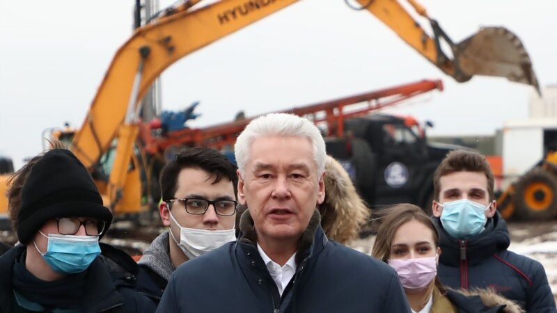 Мэр Москвы призвал сократить число мигрантов на стройках, заменив их «людьми другого качества»