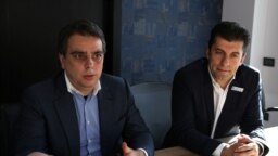 Асен Василев и Кирил Петков. Снимката е архивна. 
